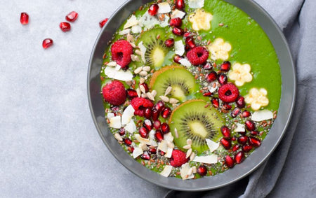 FINGER LIME & KAKADU PLUM GREEN SMOOTHIE BOWL