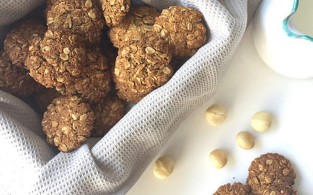 COCONUT AND WATTLESEED ANZAC BISCUITS